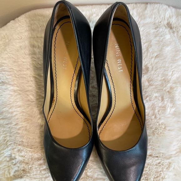 Nine West Leather Pumps (9.5) - Picture 7 of 10